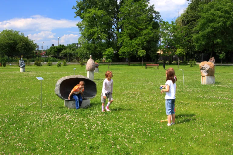 Parents please pay attention to your kids this summer